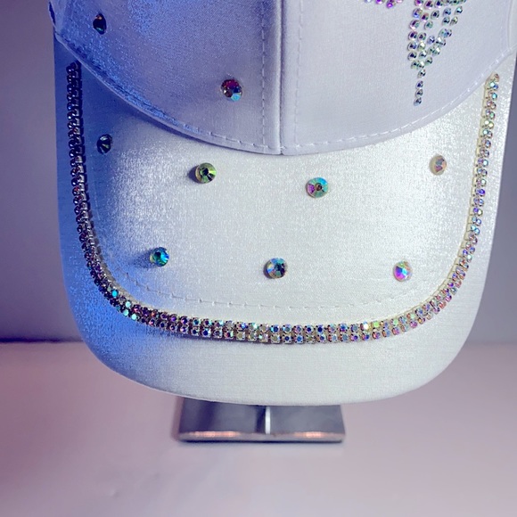 White Studded Crystal Stone Cap Adjustable New - Picture 4 of 6